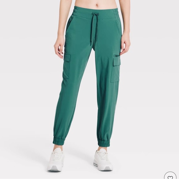 Target Pants - All in Motion Active Light Mid-Rise Cargo Forest Green Jogger Pants NWT